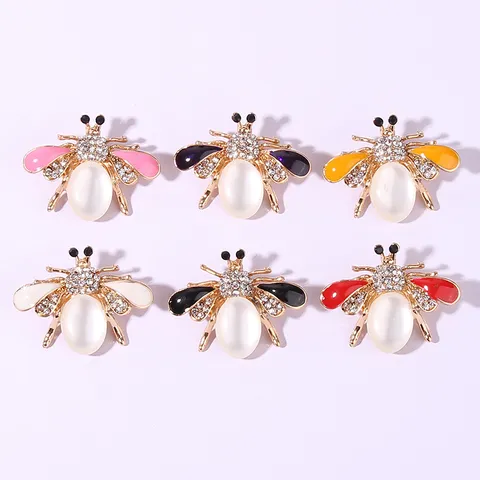 W838 Cute Bee Brooch For Women High Grade Cartoon Insect Alloy Rhinestone Artificial Pearl Enamel Brooch Pin For Suit Fashion Jewelry
