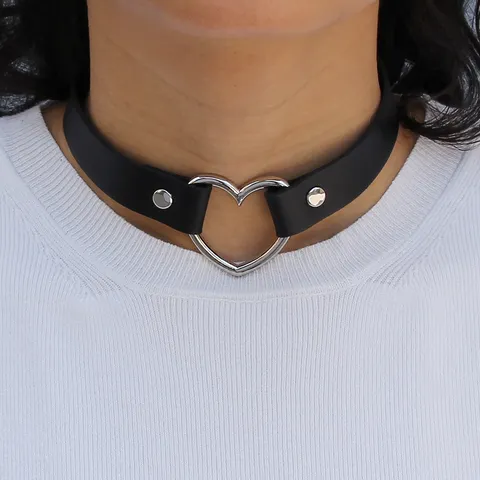 Collier Ras de Cou en Cuir Cœur Punk Gothique Pour Femme Sexy Collier Réglable Bijoux Style Punk Bande de Cou Noir