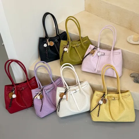 Women Woven PU Leather Large Capacity Tote Bag Trendy Stylish Commuting Shoulder Handbag With Charm Elegant Everyday Shopping Bag