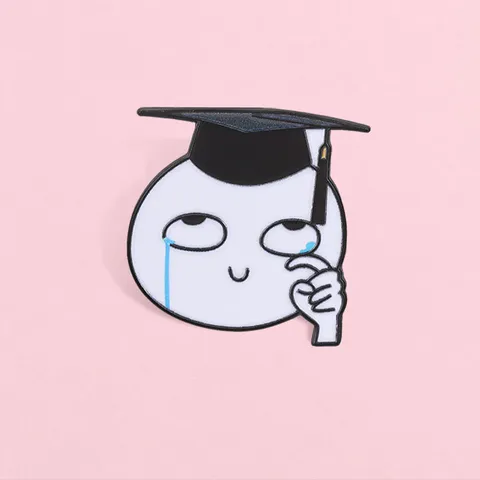 Grappige Mortarboard Huilend Personage Geëmailleerde Broche Cartoon Afstudeerseizoen Badge Metalen Lapel Pin Kleding Decor