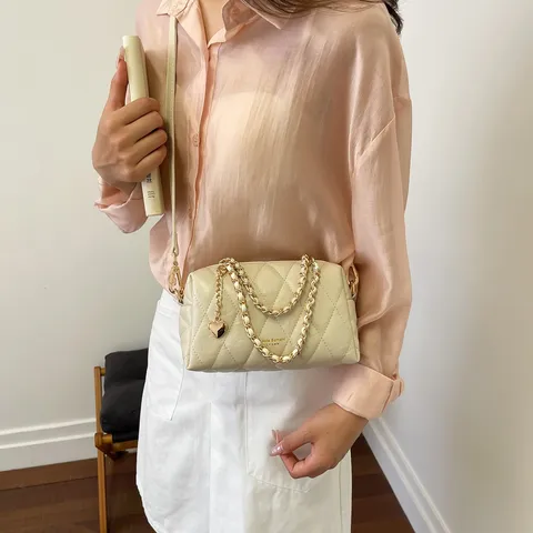 Sac Bandoulière Décontracté en Cuir PU pour Femmes Sac à Main Quotidien à Chaîne Matelassée Mode avec Pendentif Cœur