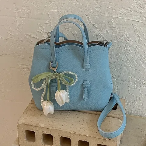 Mode PU Leder Damen Eimertasche Wellenkante Henkeltasche Umhängetasche Künstliche Perle Blumenanhänger Kleine Handtasche Für Den Alltag