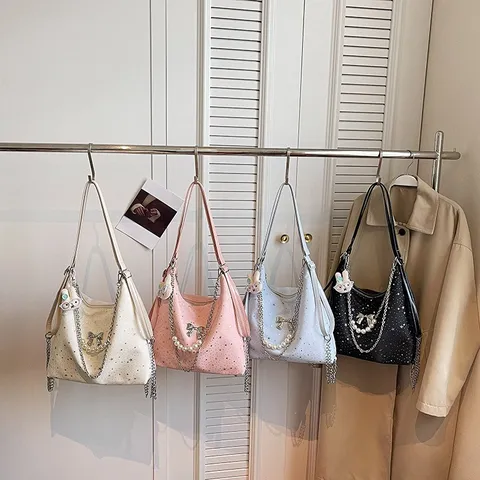 Grand Cabas pour Femmes en Cuir PU Imprimé Étoile Sac à Bandoulière Avec Chaîne de Perles Nœud et Joli Pendentif pour Trajet Quotidien