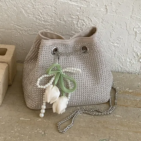 Bolso Baguette Tendance de Cuero PU Con Strass Completo para Mujer Bolso Cruzado de Cadena Cordón Bolso de Axila Con Colgante de Flor de Perla