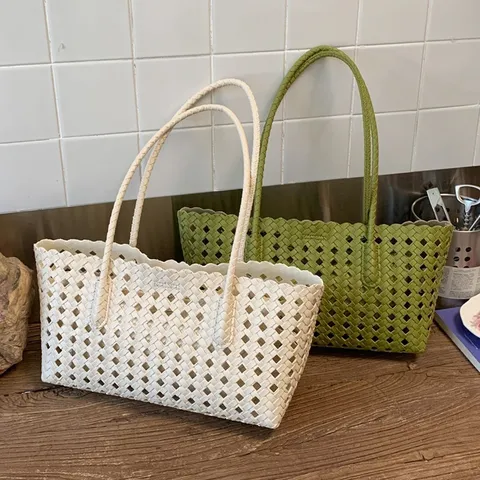 Bolso Tote para Mujer Minimalista Urbano de PU Tejido Calado Gran Capacidad Casual Hombro Axilar Color Sólido Viaje Diario Bolso de Mano Con Colgante