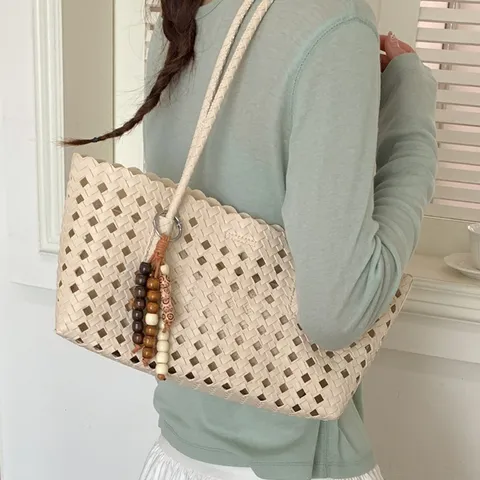 Bolso Tote para Mujer Minimalista Urbano de PU Tejido Calado Gran Capacidad Casual Hombro Axilar Color Sólido Viaje Diario Bolso de Mano Con Colgante
