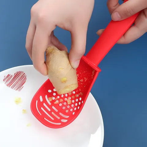 Cuillère de Cuisine Multifonctionnelle Broyeur d'Ail et de Gingembre Presse-Purée Cuillère à Riz Outil de Passoire Alimentaire en Plastique PP