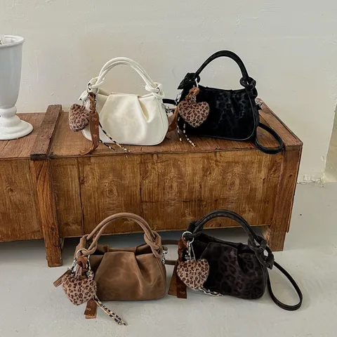 Women Retro Pleated Leopard Print Cloud Bag PU Leather Niche Fashion Commuter Handbag Small Crossbody Bag With Heart Pendant