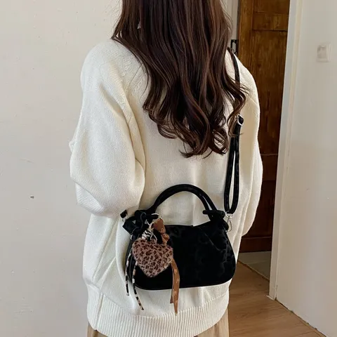 Women Retro Pleated Leopard Print Cloud Bag PU Leather Niche Fashion Commuter Handbag Small Crossbody Bag With Heart Pendant