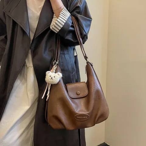 Zaino Casual Tote Bag in Pelle PU di Grande Capacità Vintage da Donna Multiuso da Viaggio Scuola con Ciondolo Orsetto