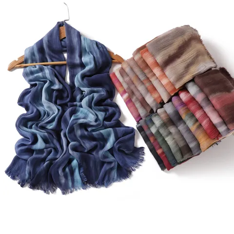 Women Fashion Gradient Scarf Lightweight Breathable Soft Pleated Fringed Shawl Daily Commuting Headwear Scarf