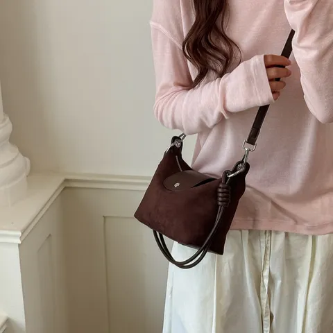 Hochwertige Vintage Wildleder Dumpling-Tasche Damen Vielseitige Schultertasche Umhängetasche Achseltasche Einfarbige Strukturierte Handtasche Modeaccessoire