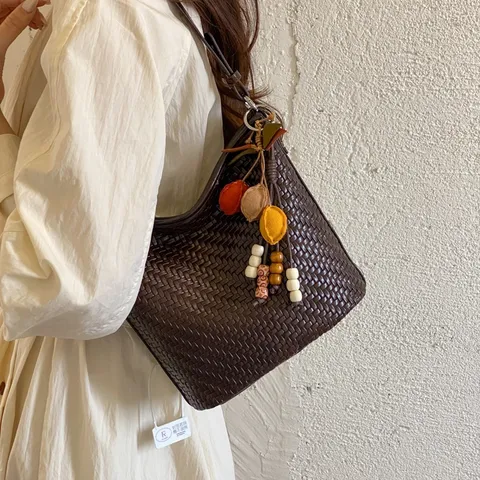 Women Woven Bucket Bag PU Leather Vintage Woven Shoulder Crossbody Bag Underarm Bucket Purse Minimalist Commuter Bag For Women