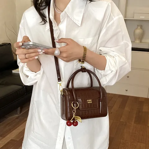 Vintage Crocodile Pattern PU Leather Crossbody Bag Minimalist Flap Top Handle Bag Horizontal Square Small Satchel Bag For Women Daily Wear