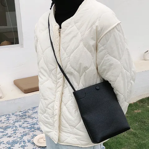 Vintage Damen PU Leder Umhängetasche Einfarbig Quadratische Schulter Messenger Bag Mit Einzelnem Magnetverschluss Riemen Tägliche Trend Tasche
