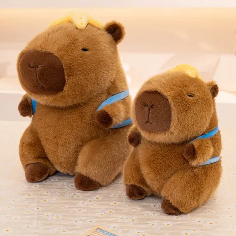 Mignon Capybara Peluche Animal En Peluche Poupée Avec Sac À Dos De Football Doux Coussin Compagnon De Dessin Animé Cadeau D'Anniversaire Pour Enfants