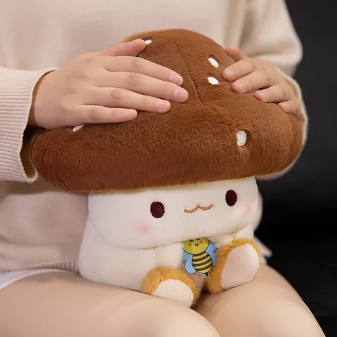 Style Japonais Mignon Abeille Champignon Peluche Douce Animal En Peluche Poupée Kawaii Oreiller Câlin Cadeau Enfant