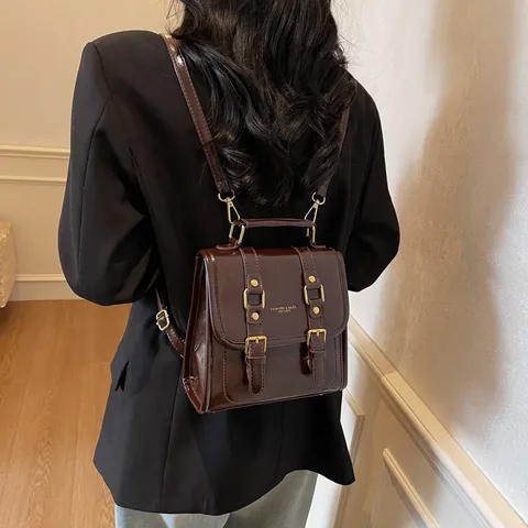Zaino da Donna in Pelle Sintetica Stile College Casual alla Moda Piccolo Zainetto Scolastico con Ciondolo Orsetto