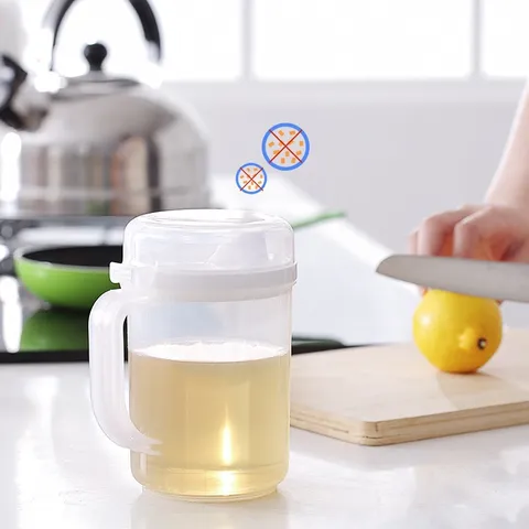 Transparent Minimalist Plastic Oil Bottle Kitchen Seasoning Cruet Vinegar Bottle With Press Lid And Handle