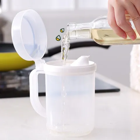 Transparent Minimalist Plastic Oil Bottle Kitchen Seasoning Cruet Vinegar Bottle With Press Lid And Handle