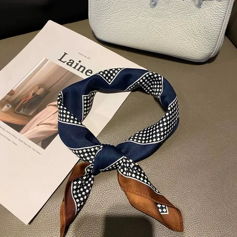Donna Moda Stampato Piccolo Foulard Quadrato Retro Geometrico Poliestere Sciarpa da Collo Versatile Fascia Accessorio