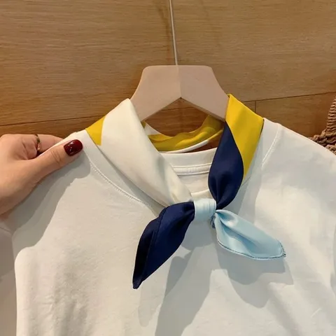 Sciarpa Quadrata Stampata con Blocco Colore Geometrico Moda Donna Poliestere Effetto Seta Commutazione Piccola Sciarpa Collo Fascia