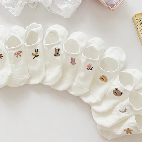 Women Embroidered No Show Socks Cotton Blend Breathable Low Cut Casual Short Socks Cute Animal Floral Pattern Ankle Socks