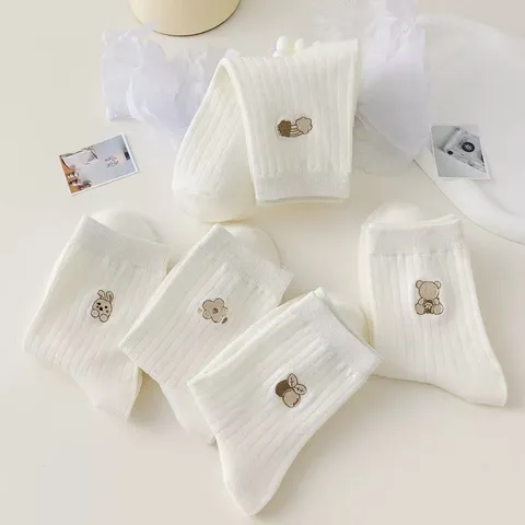 Women's Cute Bear Embroidery Crew Socks Japanese Style Sweet Cotton Blend Breathable Sweat-Absorbing Casual Socks