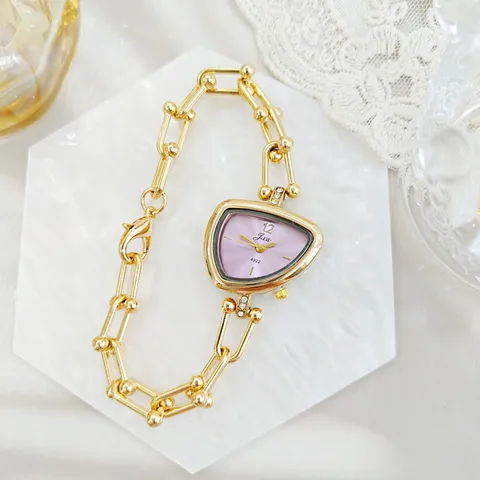 Mode Niche Onregelmatige Geometrische Driehoek Quartz Horloge Elegante Goud Dikke Schakelketting Armband Analoge Weergave Strass Wijzerplaat Polshorloge Cadeau Voor Dames