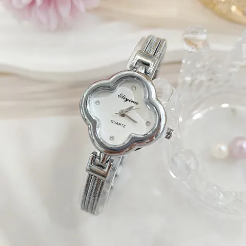 Dames Mode Klaver Strass Quartz Horloge Elegante Legering Ketting Armband Horloge Luxe High-End Dames Polshorloge