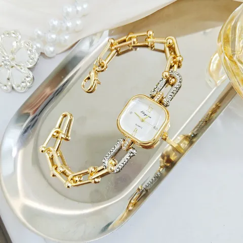 Mode Luxe Alliage Strass Carré Montre à Quartz Élégante Chaîne Bracelet Montre pour Femmes Élégante Montre-Bracelet Bijoux Cadeau