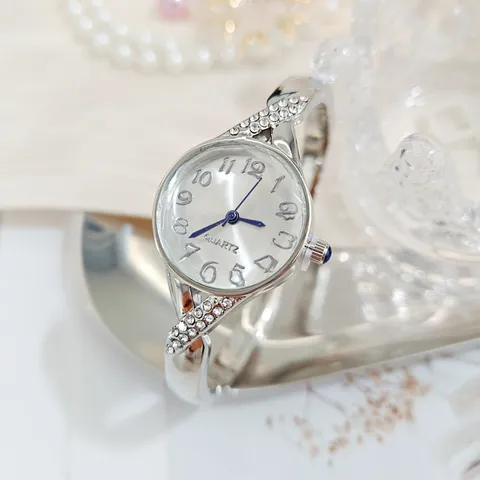 Luxe Strass Armbandhorloge voor Dames Elegant Mode Kwartshorloge met Ingelegde Diamanten Analoog Sieradenhorloge