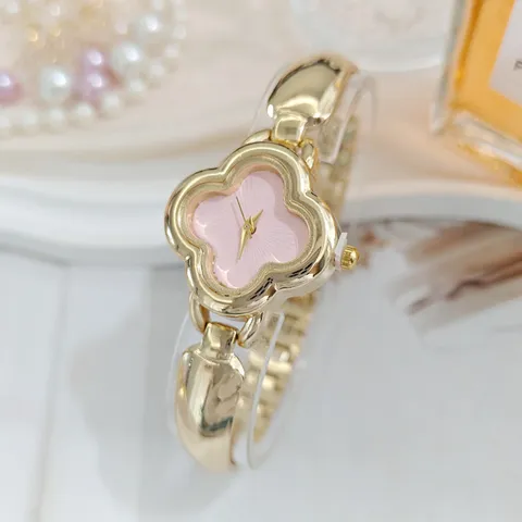 Women's Fashion Luxury Four-Leaf Clover Bracelet Watch Elegant Alloy Quartz Analog Watch Delicate Jewelry Watch For Ladies