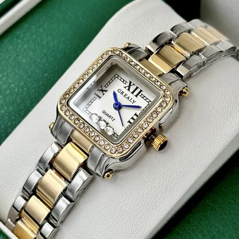 Montre pour Femme en Alliage de Mode avec Strass Cadran Carré Chiffres Romains Montre à Quartz Montre-Bracelet Analogique en Métal