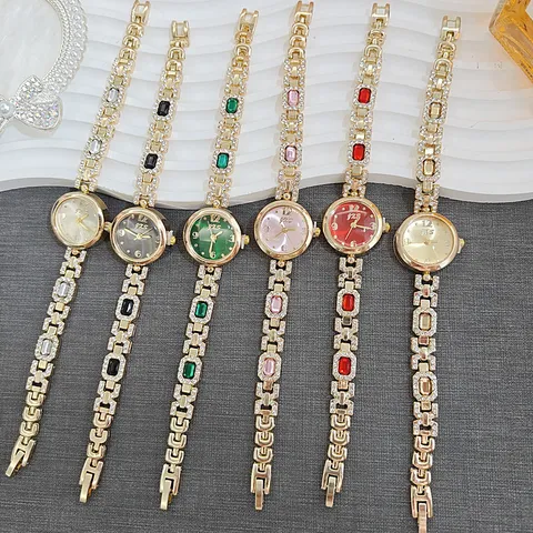 Fashion Women Rhinestone Quartz Watch Alloy Chain Strap Pave Rhinestone Luxury Gold Ladies Bracelet Wristwatch Party Daily Jewelry