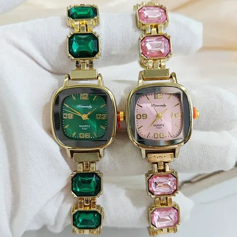 Damen Mode Strass Armband Quarz Uhr Quadratisches Zifferblatt Edelstein Eingelegte Legierung Damen Handkette Uhr Luxus Elegante Armbanduhr