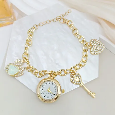 Niche Mode Legering Strass Dames Horloge Rond Kwartshorloge Elegantie Charme Armband Horloge Met Multi Hangers Voor Vrouwen