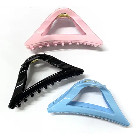 Large Triangle Hair Claws For Women Geometric Hollow Plastic Hair Clips Retro Nonslip Hair Styling Accessories