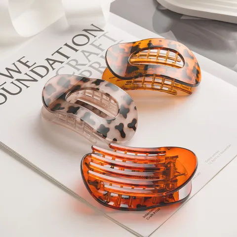 Fashion Plastic Oval Hair Claw Clip Retro Hollow Geometric Hair Catch Matte Glossy Hair Accessories For Women Daily Styling
