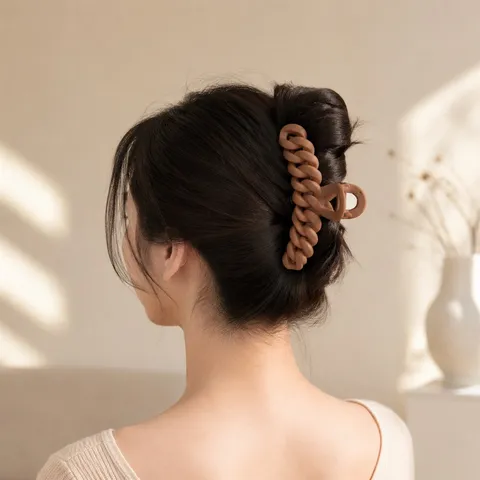 Matte Chain Hair Claw Clip Large Shark Clip Non-Slip Hair Styling Accessories For Women Daily Hair Catch Hair Pins
