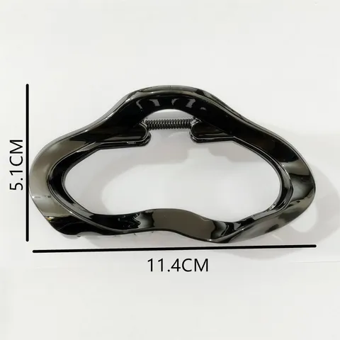 Minimalist Glossy Black Large Hair Claw Clip For Women Elegant Shark Clip Geometric Hollow Hair Accessories Styling Tool