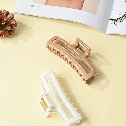 Women Soft Plastic Hair Claw Chic Geometric Anti Collision Hair Clip Daily Hair Styling Accessories