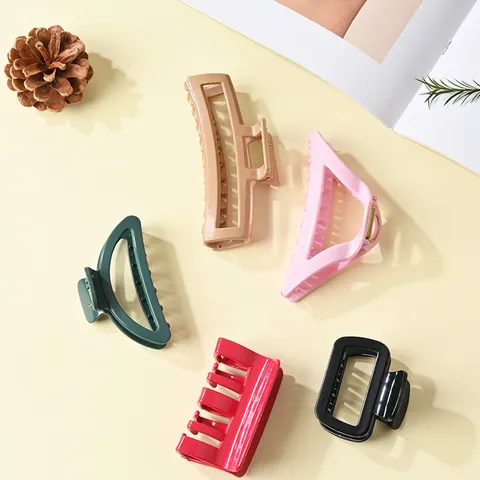 Women Soft Plastic Hair Claw Chic Geometric Anti Collision Hair Clip Daily Hair Styling Accessories