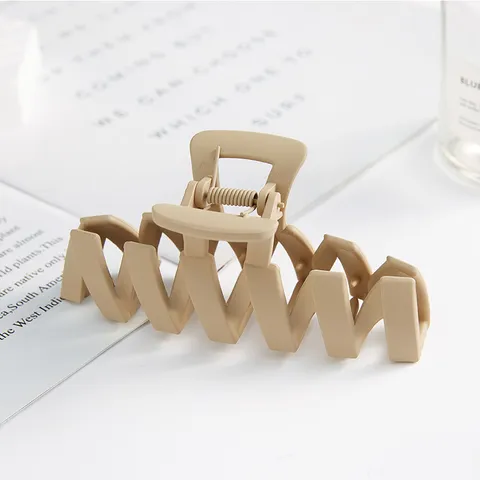 Minimalist Retro Plastic Hair Claw Clip Large Matte Geometric Shark Clip Hair Styling Accessories For Women Daily Hair Catch