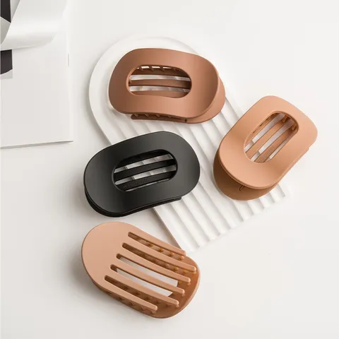 Fashion Plastic Oval Hair Claw Clip Retro Hollow Geometric Hair Catch Matte Glossy Hair Accessories For Women Daily Styling
