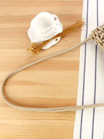 Cheiropoiiti Plekti Asymetriki Tsanta Omou Casual Diakopes Paralias Tote Minimalistiki Moda Kathimerini Gynaikeia