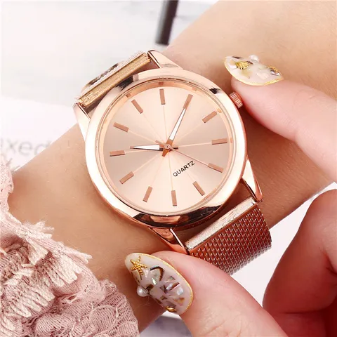 Fashion Casual Quartz Watch For Men And Women Silicone Strap Alloy Case Round Dial Analog Wristwatch Daily Wear