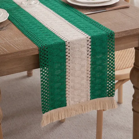 Vintage Christmas Table Runner Two-Color Spliced Woven Tablecloth with Tassels Heat Insulation Dining Table Mat Party Home Decor