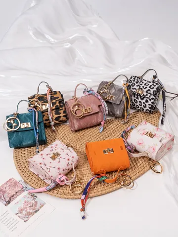 Mini Adorno para Bolso Llavero de Cuero PU Monedero Organizador de Anillo de Llave de Coche Bolsa para Lápiz de Labios Auriculares Colgante Adorno Con Decoración de Bufanda