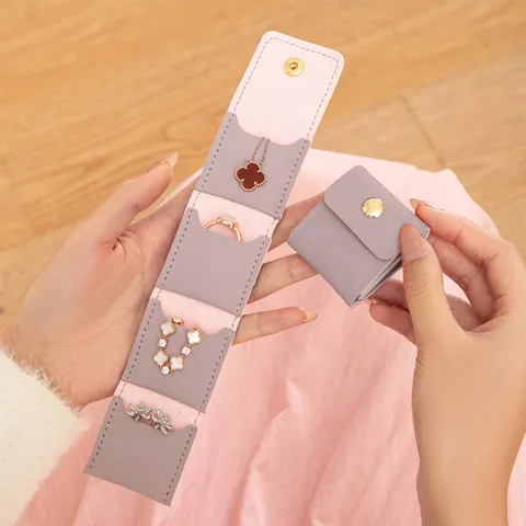 Mini Borsa Portagioielli Pieghevole Portatile da Viaggio in Pelle PU Organizer per Orecchini Collane Anelli Piccola Borsa Porta Gioielli
